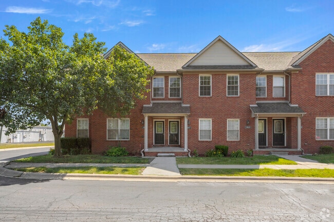 Building Photo - Turnberry Court Rental