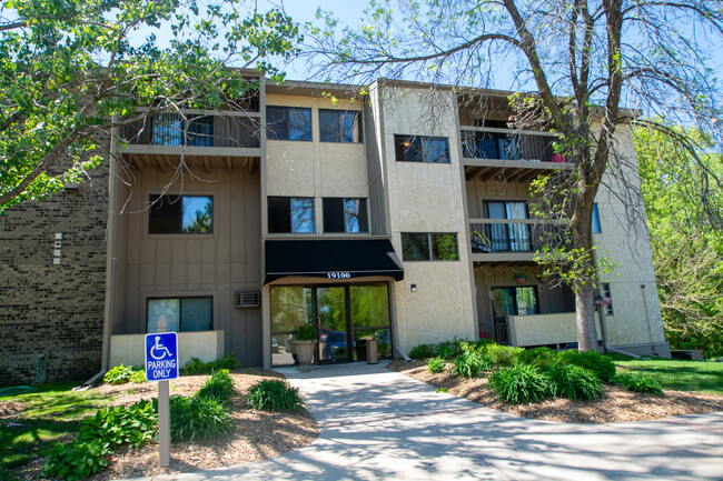 Hunters Ridge - Hunters Ridge Apartments