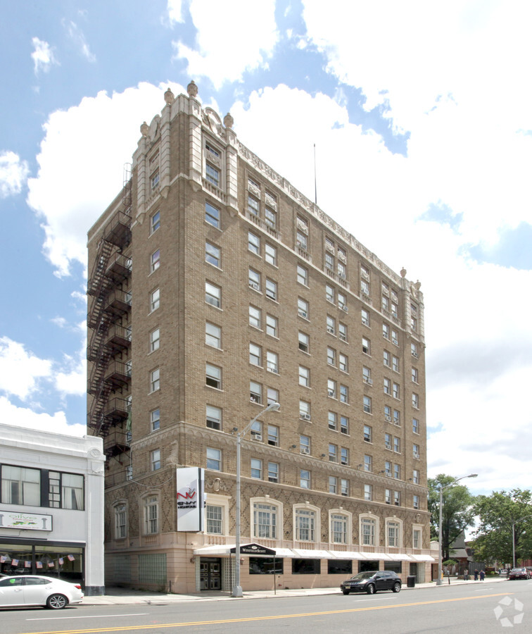 Primary Photo - Winfield Scott Towers # 475 Apartments