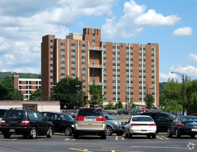 View from the west - Bragg Towers Rental