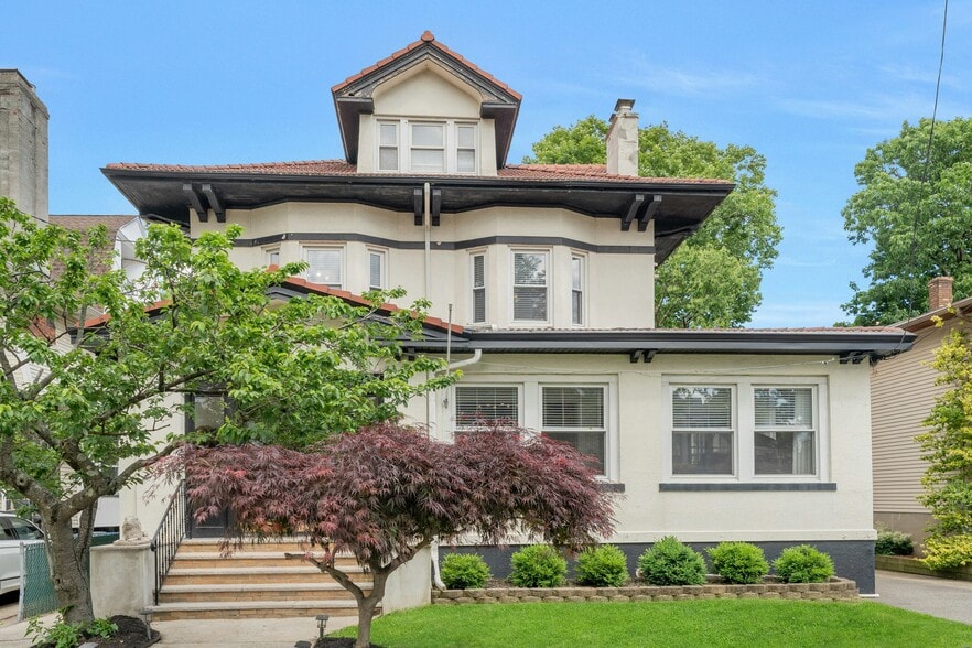 55+ Communities & Senior Living in Fort Lee, New Jersey | After55